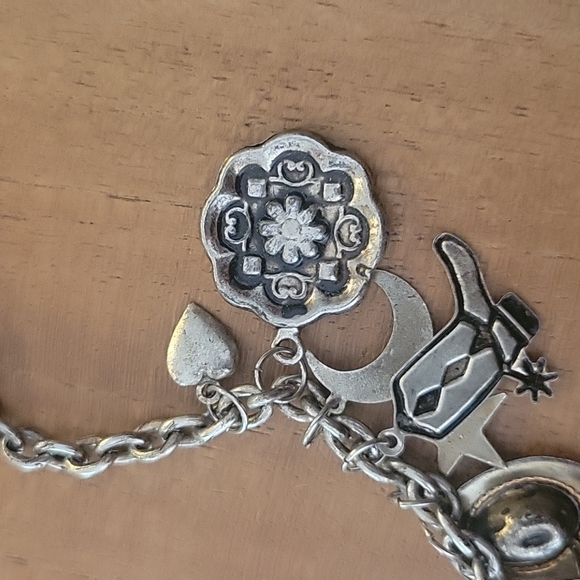 Western charm necklace - Picture 4 of 5
